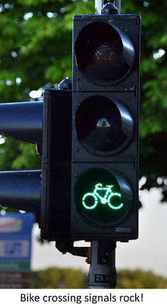 2022-07-01 1765a bike crossing signal